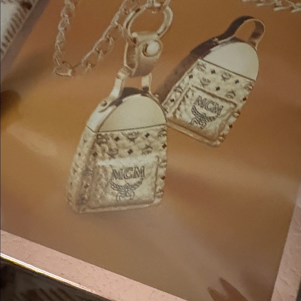 MCM Ultra Eau de Parfum Necklace Set in Gold - Picture 6 of 8